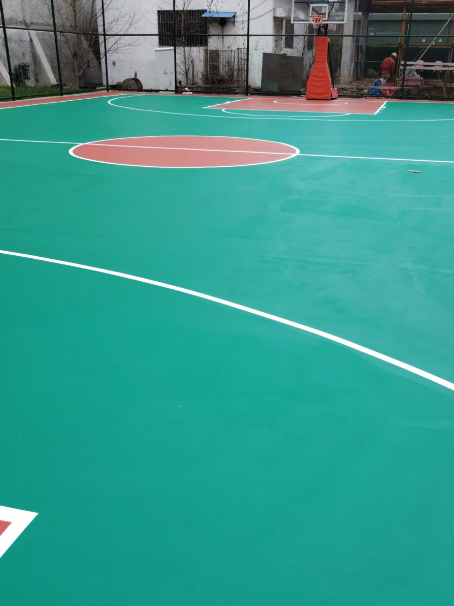 桃江 球场长期使用易出现地面开裂